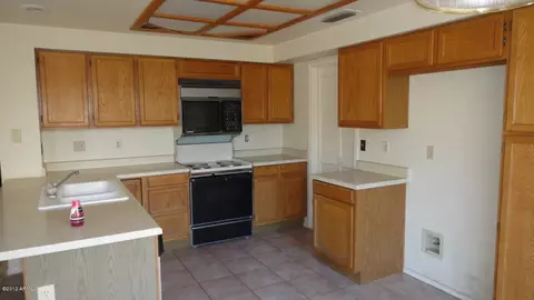 2132 E Nantuckett Dr, Gilbert, AZ 85234 photo 4
