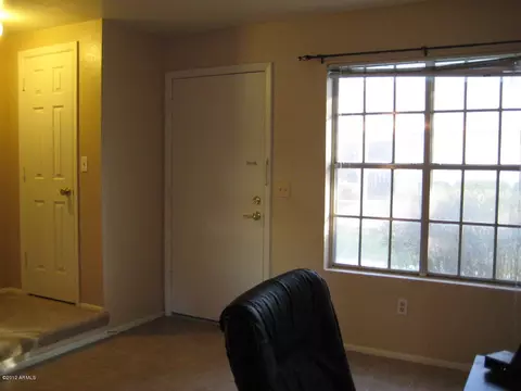 909 E Shobe Dr, Tempe, AZ 85283 photo 6