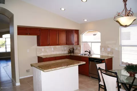 1409 E Comstock Dr, Gilbert, AZ 85296 photo 3
