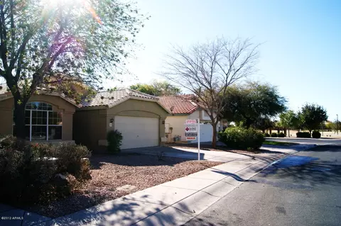 1409 E Comstock Dr, Gilbert, AZ 85296 photo 2