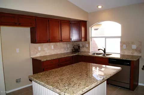 1409 E Comstock Dr, Gilbert, AZ 85296 photo 5