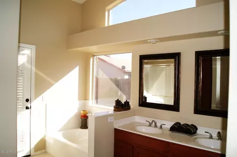 1409 E Comstock Dr, Gilbert, AZ 85296 photo 10