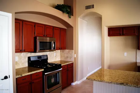 1409 E Comstock Dr, Gilbert, AZ 85296 photo 4