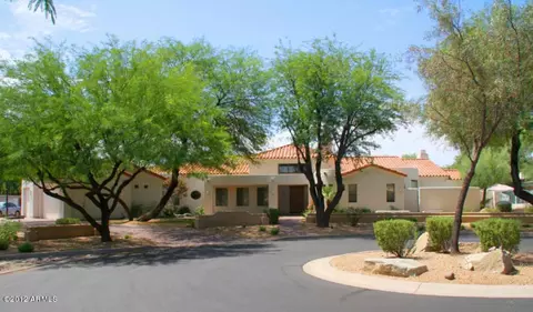4727 E Berneil Dr, Phoenix, AZ 85028 photo 1