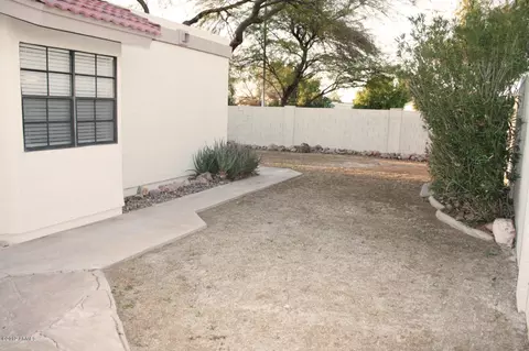 2726 E Downing Cir, Mesa, AZ 85213 photo 10