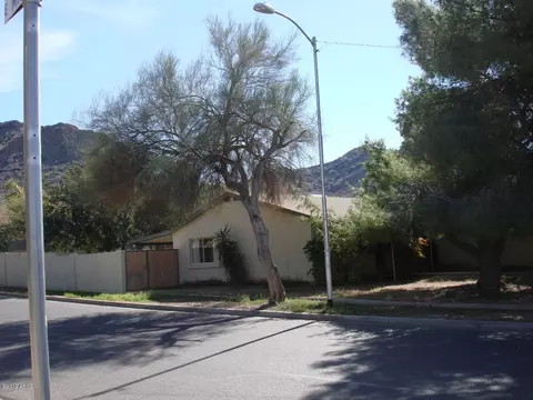 9043 N 14th St, Phoenix, AZ 85020 photo 2