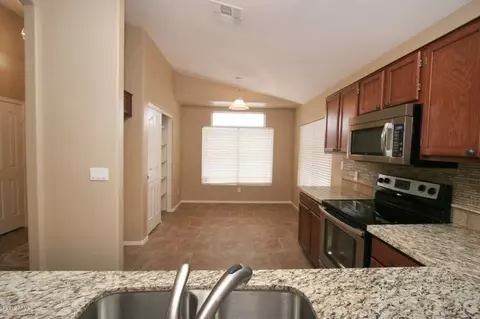 1041 E Silverwood Dr, Phoenix, AZ 85048 photo 9