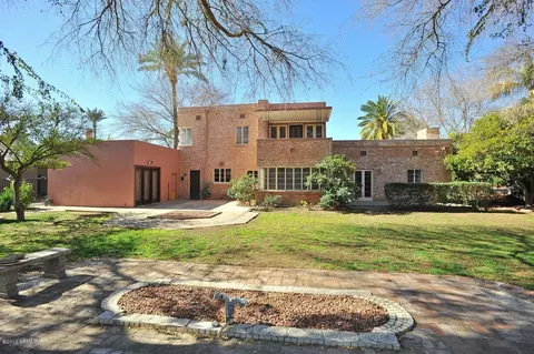 3201 N Manor Dr E, Phoenix, AZ 85014 photo 2
