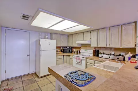 530 E Kerry Ln, Phoenix, AZ 85024 photo 5