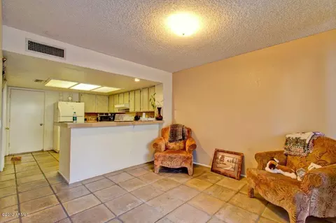 530 E Kerry Ln, Phoenix, AZ 85024 photo 3