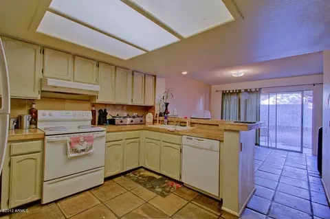 530 E Kerry Ln, Phoenix, AZ 85024 photo 6