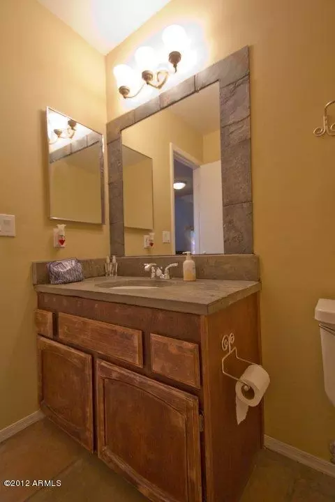 530 E Kerry Ln, Phoenix, AZ 85024 photo 8