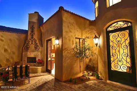 3038 E Waterman Way, Gilbert, AZ 85297 photo 1