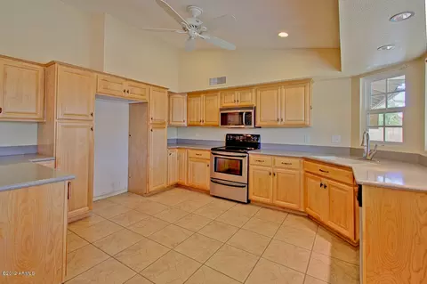 697 E Cullumber St, Gilbert, AZ 85234 photo 7