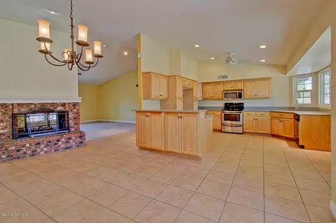 697 E Cullumber St, Gilbert, AZ 85234 photo 8