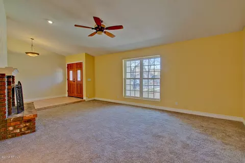 697 E Cullumber St, Gilbert, AZ 85234 photo 4