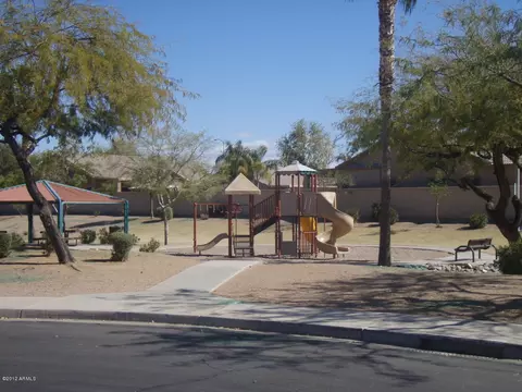 8456 E Natal Cir, Mesa, AZ 85209 photo 4