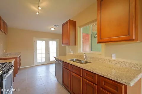 2028 Earll Dr, Phoenix, AZ 85016 photo 9