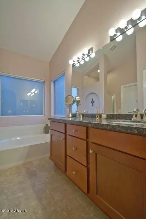 233 W Gail Dr, Gilbert, AZ 85233 photo 24
