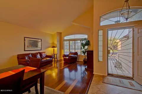 233 W Gail Dr, Gilbert, AZ 85233 photo 4