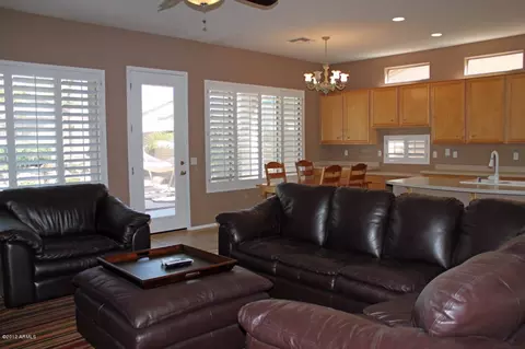 4406 E Briles Rd, Phoenix, AZ 85050 photo 8
