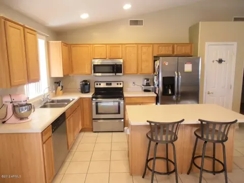 490 S Saguaro Dr, Apache Junction, AZ 85120 photo 3
