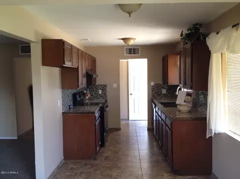 5802 N 37th Dr, Phoenix, AZ 85019 photo 1