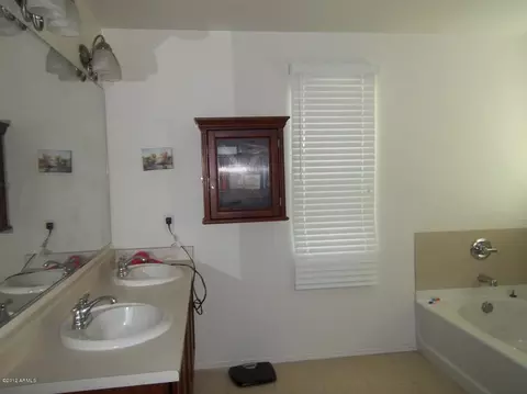 4056 E Devon Dr, Gilbert, AZ 85296 photo 8