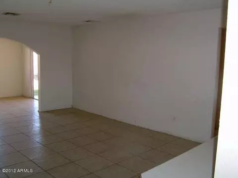 8634 W Mitchell Dr, Phoenix, AZ 85037 photo 4