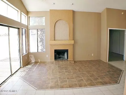 329 E Stonebridge Dr, Gilbert, AZ 85234 photo 4