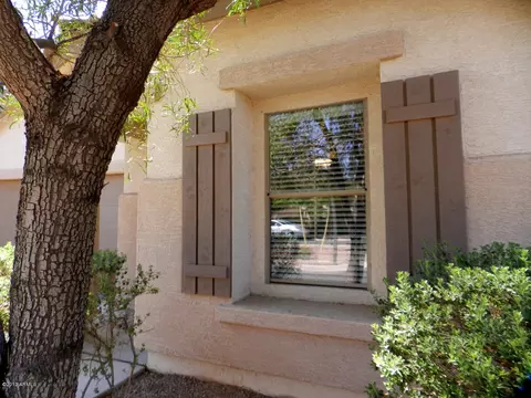 1349 S Bridgegate Dr, Gilbert, AZ 85296 photo 4