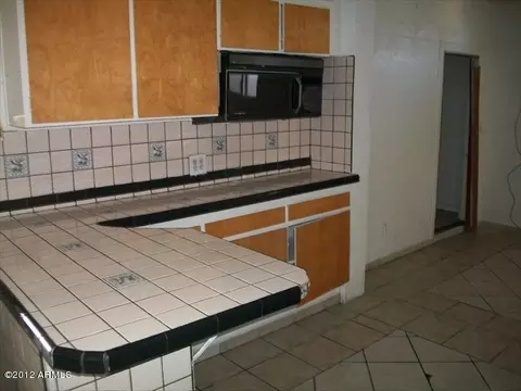 7536 W Mitchell Dr, Phoenix, AZ 85033 photo 14