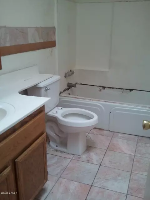 7536 W Mitchell Dr, Phoenix, AZ 85033 photo 5
