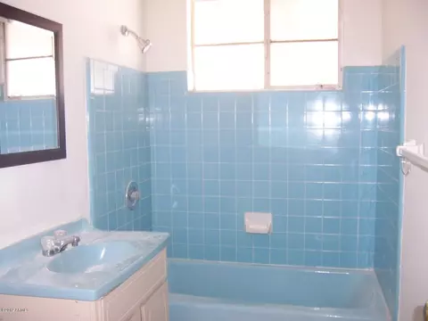 3008 E Pinchot Ave, Phoenix, AZ 85016 photo 4