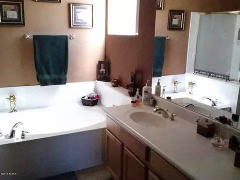 2422 E Darrel Rd, Phoenix, AZ 85042 photo 4