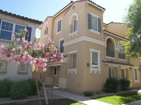 1316 S Owl Dr, Gilbert, AZ 85296 photo 1