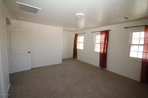 3636 Edna Dr, Gilbert, AZ 85296 photo 2