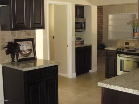 1937 E Bethany Home Rd, Phoenix, AZ 85016 photo 3
