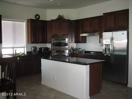562 E Janet Way, Gilbert, AZ 85297 photo 3