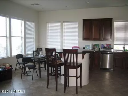 562 E Janet Way, Gilbert, AZ 85297 photo 4