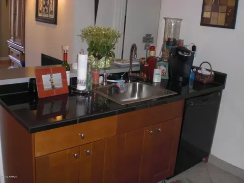 5525 E Thomas Rd #F7, Phoenix, AZ 85018 photo 9