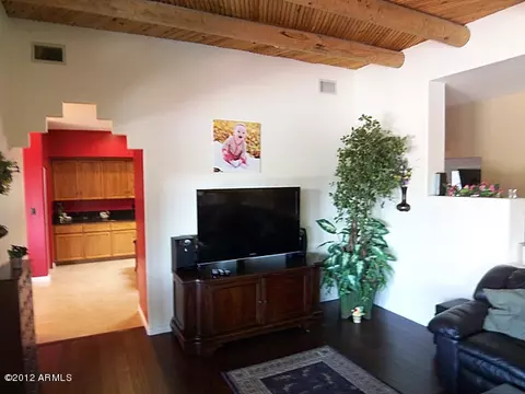 414 E Lavitt Ln, Phoenix, AZ 85086 photo 11