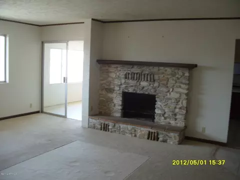 566 S Lawson Dr, Apache Junction, AZ 85120 photo 4