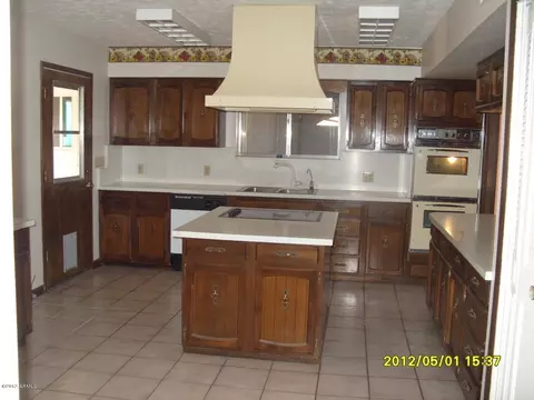 566 S Lawson Dr, Apache Junction, AZ 85120 photo 5