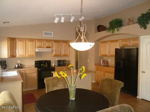 4322 E Lone Cactus Dr, Phoenix, AZ 85050 photo 2