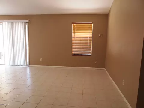 4541 N 77th Dr, Phoenix, AZ 85033 photo 4