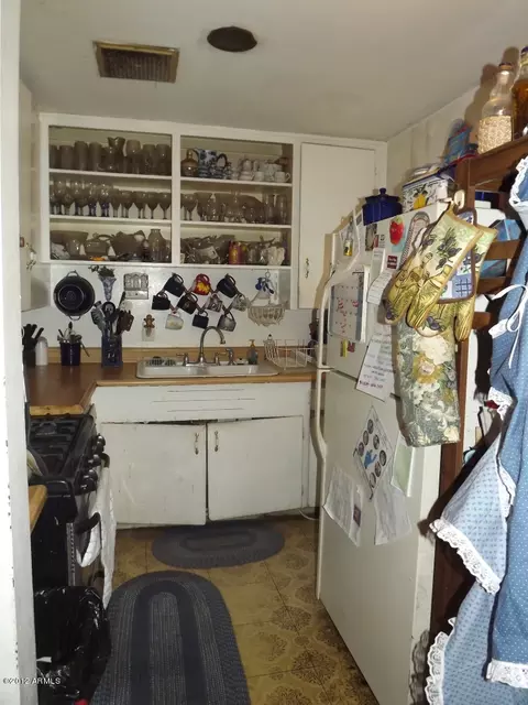 2012 N 37th Dr, Phoenix, AZ 85009 photo 6
