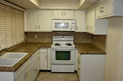 2125 Ellis Dr, Tempe, AZ 85282 photo 2