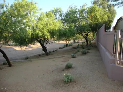 4119 E Robin Ln, Phoenix, AZ 85050 photo 5