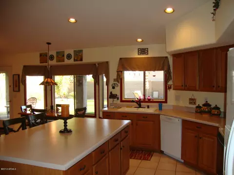 4119 E Robin Ln, Phoenix, AZ 85050 photo 12